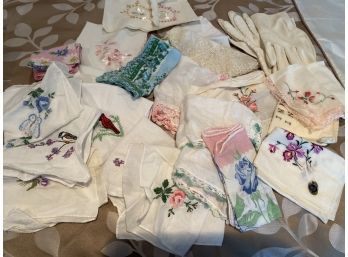 Vintage Handkerchiefs And Gloves - Br2h