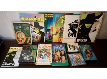 13 Pc  Wizard Of Media Media Tickets/playbills DVD/VHS