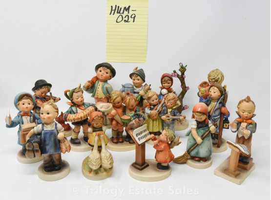 15 Hummel Figurines 1960-1972 Lot G