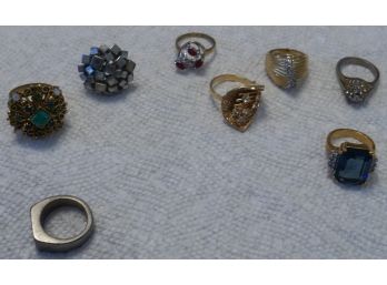 Lot Of 8 Fashion Rings Including 14 & 18 HFE