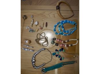 Lot Of 21 Piece (Watches,, Pins & Necklaces GF Bar Pins)