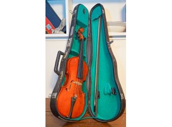 Skylark Child's Violin And Bow With Case