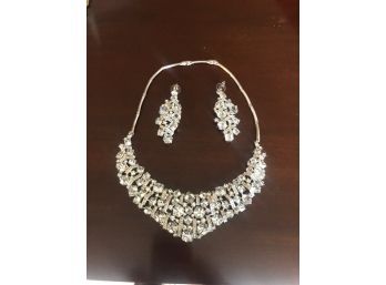 Set Of Necklace With Earrings NEW Crystals Stunning!!!