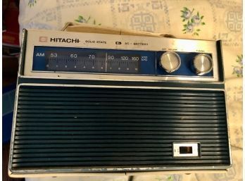 Hitachi AM/FM Radio