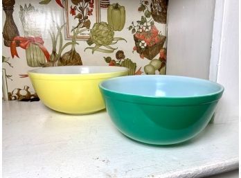 Set Of Two Larger Pyrex Bowls Green And Yellow