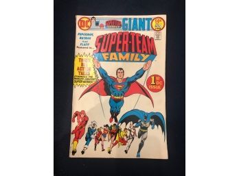 DC Giant Super Team Family  No 1
