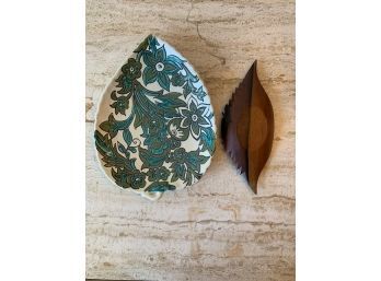2 Retro Leaf Shaped Plates One Crab Inspired!