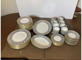 Set Of Wedegwood Dishes Made In England Florentine Pattern W4312