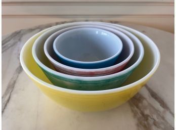 Set Of 4 Mid Century Pyrex Bowls