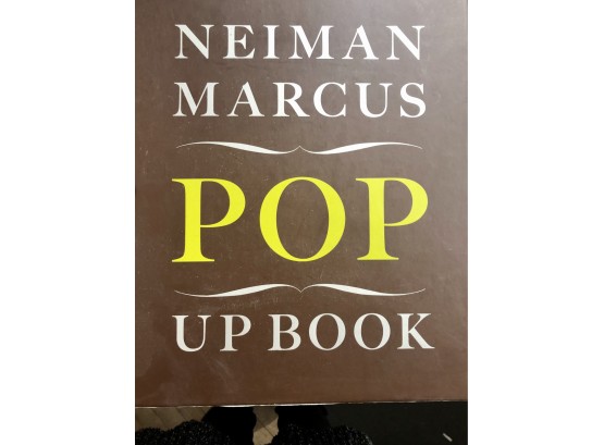 Neiman Marcus POP UP BOOK   2007