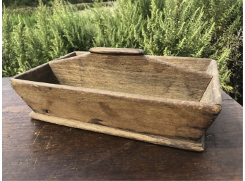 ANTIQUE WOODEN KNIFE BOX