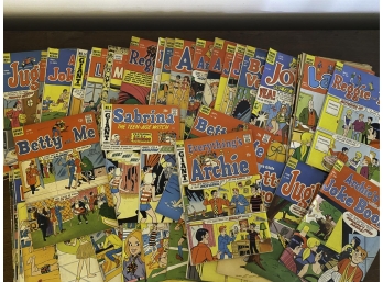 APPROX (45) ARCHIE SERIES COMIC BOOKS