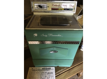 SUZY HOMEMAKER TOY COMBINATION WASHER AND DRYER