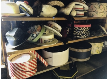 LOT OF VINTAGE HATS, MUFF AND BOXES