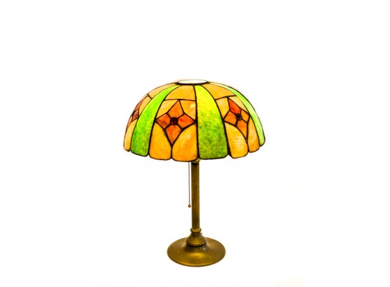 DOME FORM LEADED GLASS TABLE LAMP