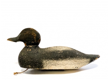 CARVED AND PAINTED WORKING DECOY W/ GLASS EYE