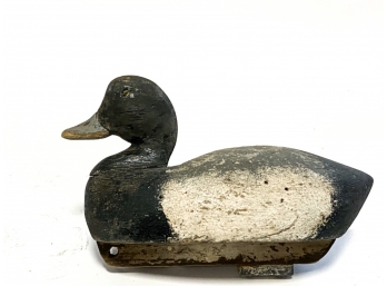 CARVED & PAINTED WORKING DECOY SIGNED 'G.W.K.'