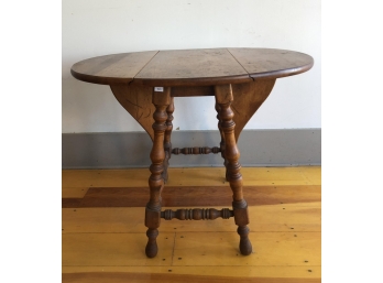 20TH CENTURY MAPLE BUTTERFLY DROP-LEAF TABLE