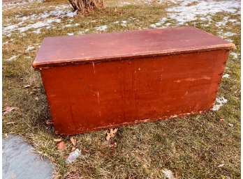 19TH CENTURY SIX-BOARD BLANKET BOX
