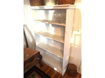 (4) SHELF BOOKCASE IN WHITE PAINT
