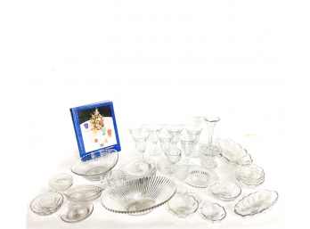 GENEROUS LOT OVER (30) PCS OF HEISEY GLASS & BOOK