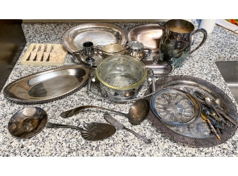 MISCELLANEOUS LOT OF SILVER PLATED ITEMS