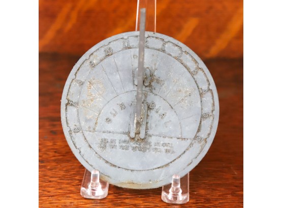 4 1/2 INCH CONTEMPORARY WHIT METAL SUN DIAL