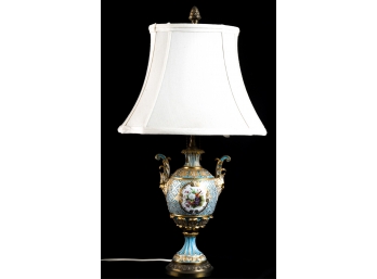 FINE QUALITY CONTINENTAL PORCELAIN TABLE LAMP