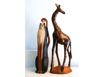 CARVED AND STAIN WOODEN GIRAFFE & A SMITHSON CAT