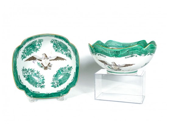 PAIR OF CHINESE EXPORT FITZHUGH EAGLE ARMORIAL BOWLS