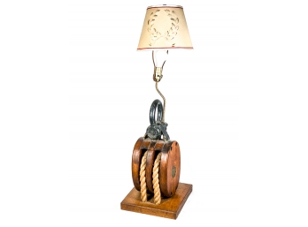 NAUTICAL MOTIF LAMP