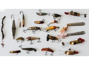 (20) ASSORTED VINTAGE FISHING LURES
