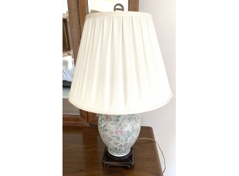 LATE (20TH C) PORCELAIN ASIAN INFLUENCED LAMP