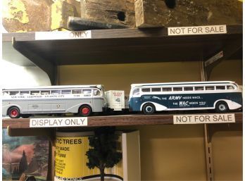 (11) PIECE MODEL BUS AND TRACTOR TRAILER LOT