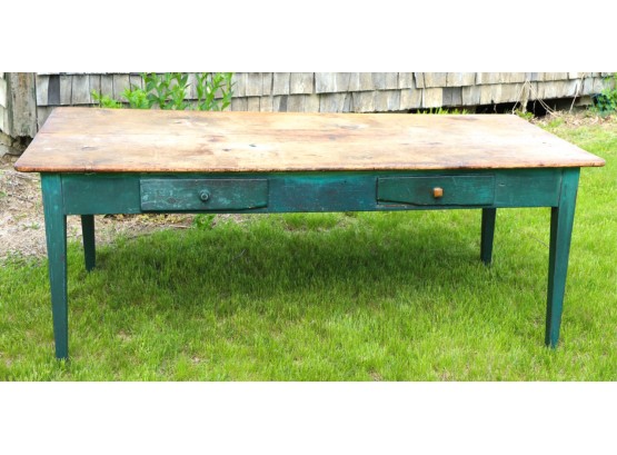 COUNTRY HEPPLEWHITE FARM TABLE in GREEN PAINT