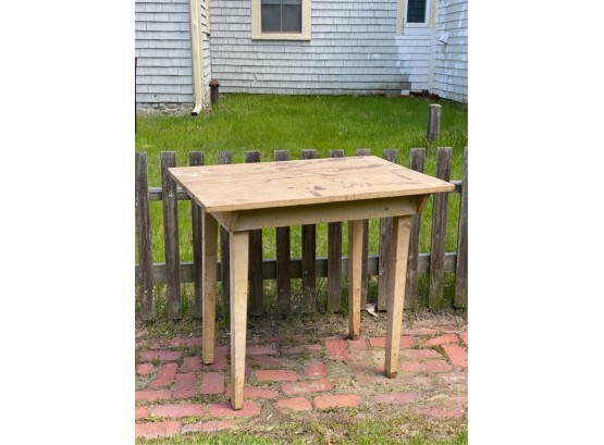 COUNTRY TABLE with TAPERED LEGS in CREAM PAINT