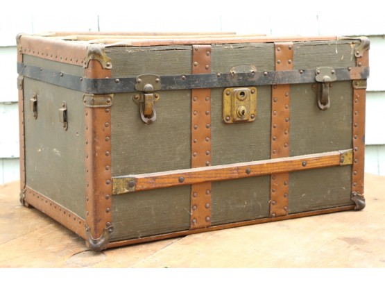 ANTIQUE DOLL TRUNK
