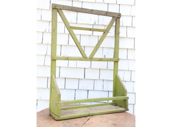 WALL MOUNT PLATE RACK in GREEN PAINT