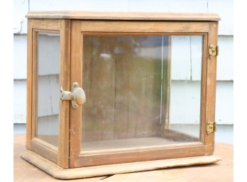 STORE DISPLAY CABINET