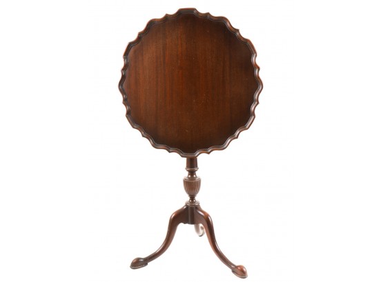 QUEEN ANNE STYLE MAHOGANY TIP-TOP PIE CRUST STAND