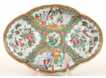 (19th c) CHINESE ROSE MEDALLION SMALL LOBED TRAY