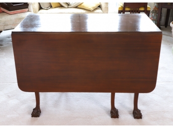 CHIPPENDALE-STYLE MAHOGANY DROP LEAF TABLE