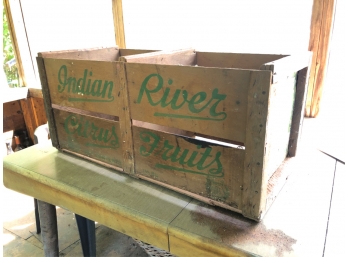 VINTAGE CRATE W/ INDIAN RIVER ADVERTISING