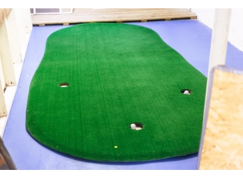 (3) HOLE PRACTICE PUTTING GREEN