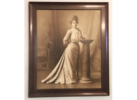 ELEGANT FULL LENGTH PORTRAIT OF A WOMAN c1890