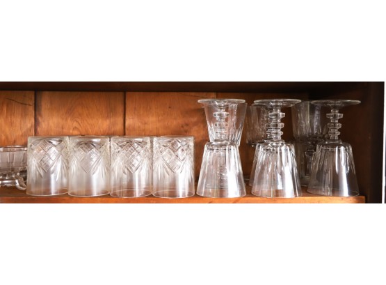GROUPING OF GLASSWARES