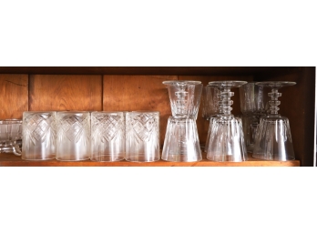 GROUPING OF GLASSWARES