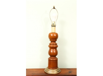 1970's COLONIAL REVIVAL INSPIRED TABLE LAMP