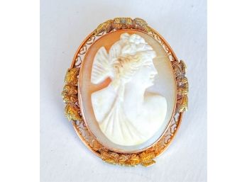 10k GOLD VICTORIAN CARVED CAMEO BROOCH