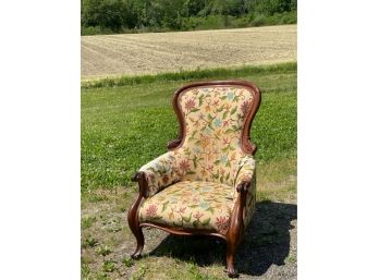 CARVED VICTORIAN WALNUT PARLOR CHAIR